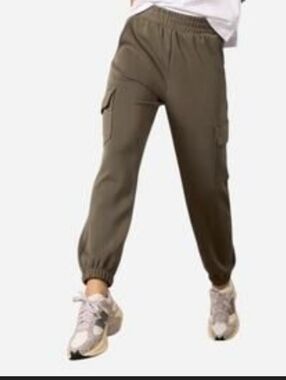 Evereve Women’s Ari Cargo Joggers — Olive